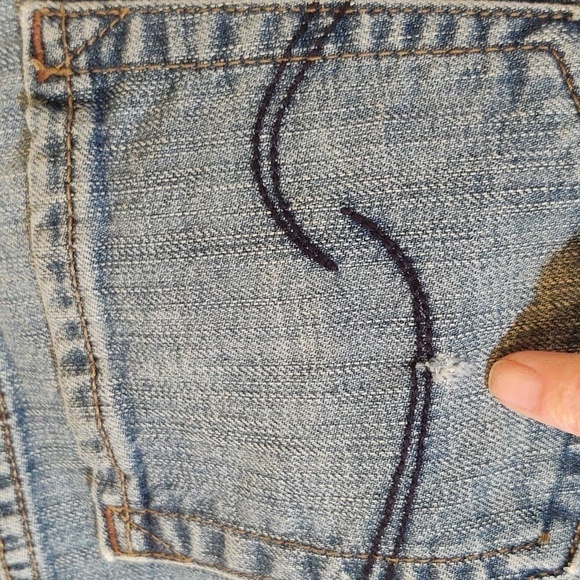 Signature by Levi Strauss Women's Low Rise Bootcut Jeans - Picture 4 of 7